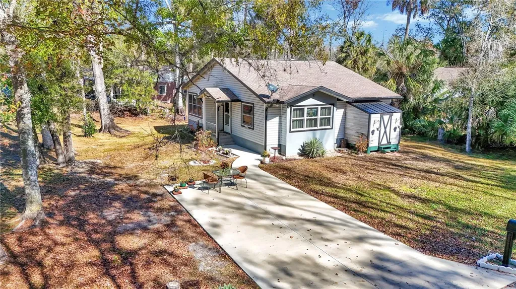 715 NE 12th Terrace Crystal River FL 34428