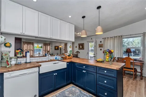 715 NE 12th Terrace Crystal River FL 34428
