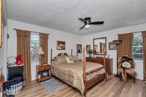 715 NE 12th Terrace Crystal River FL 34428