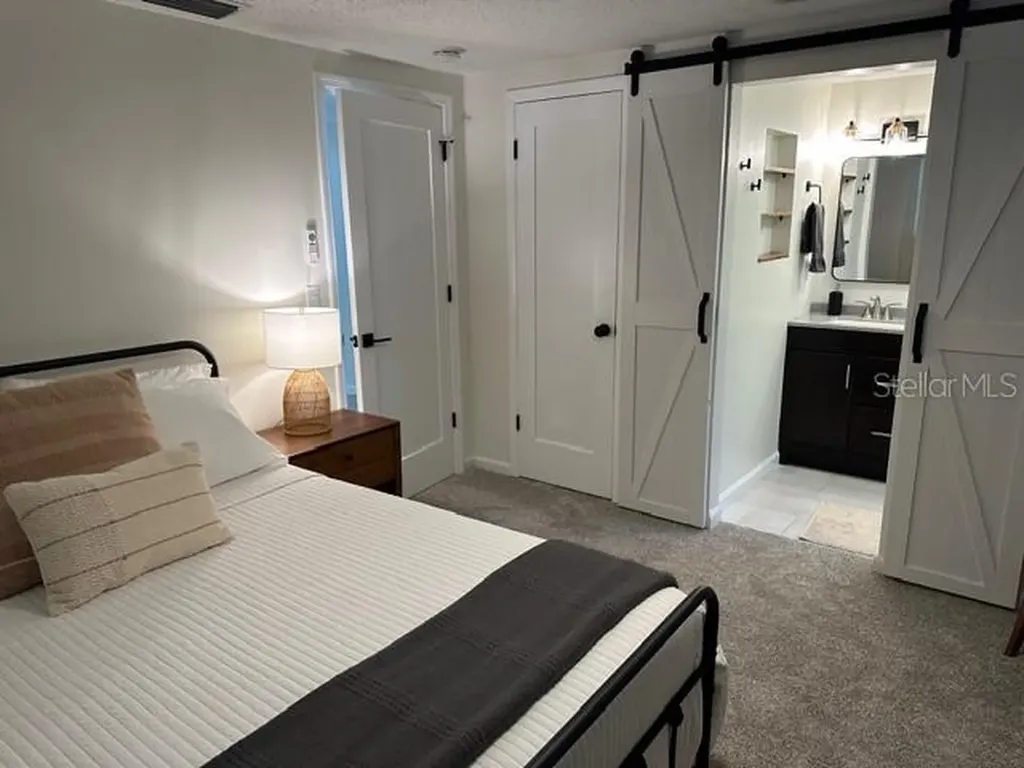 2938 W Mark Drive Sarasota FL 34232