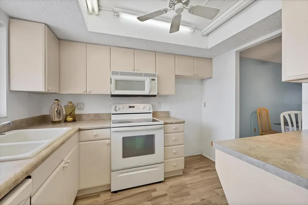 3534 Lake Bayshore Drive Bradenton FL 34205