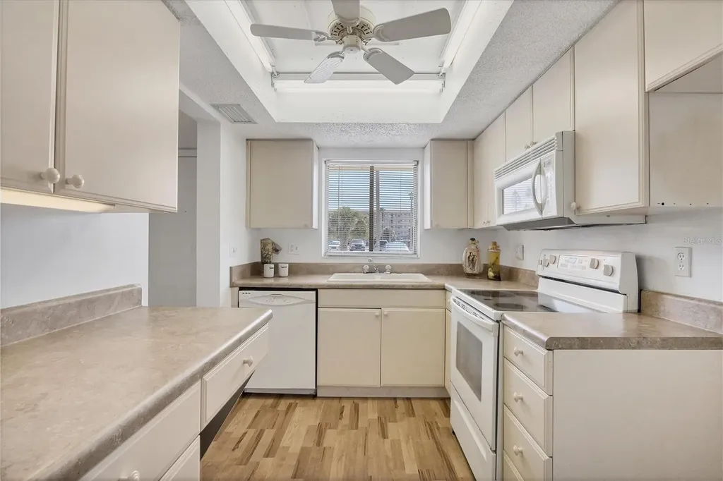 3534 Lake Bayshore Drive Bradenton FL 34205
