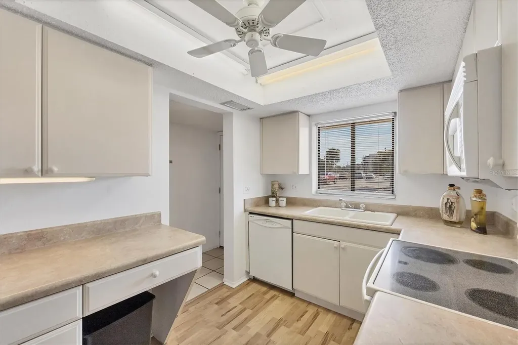 3534 Lake Bayshore Drive Bradenton FL 34205