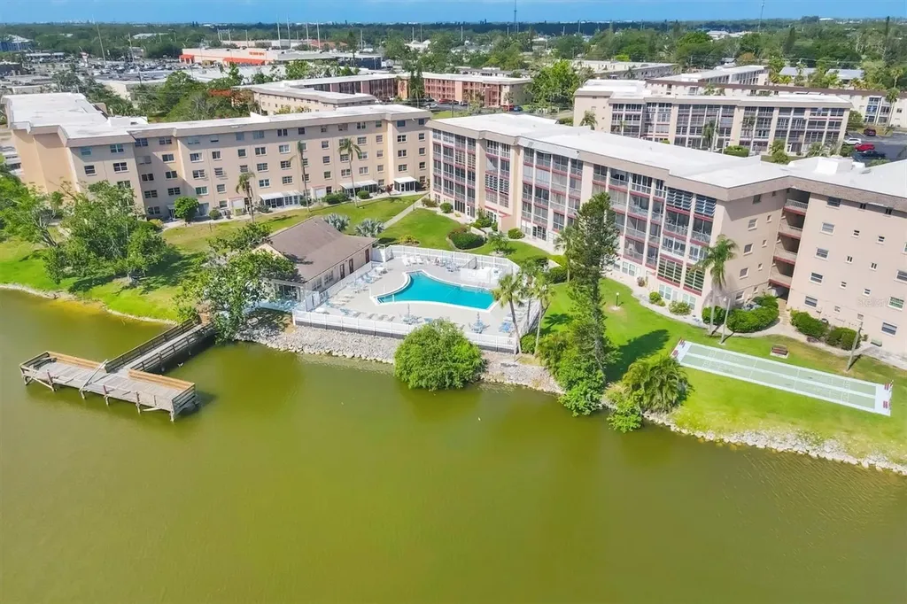 3534 Lake Bayshore Drive Bradenton FL 34205
