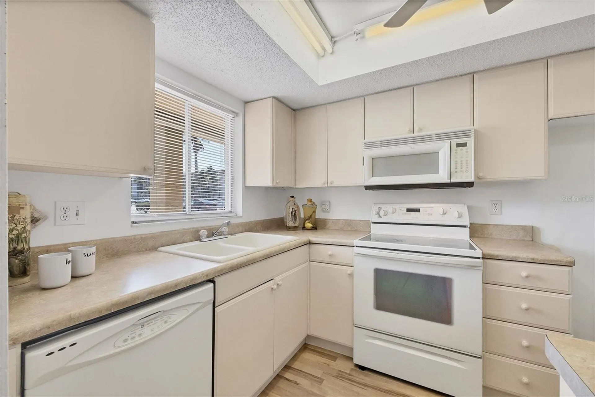 3534 Lake Bayshore Drive Bradenton FL 34205