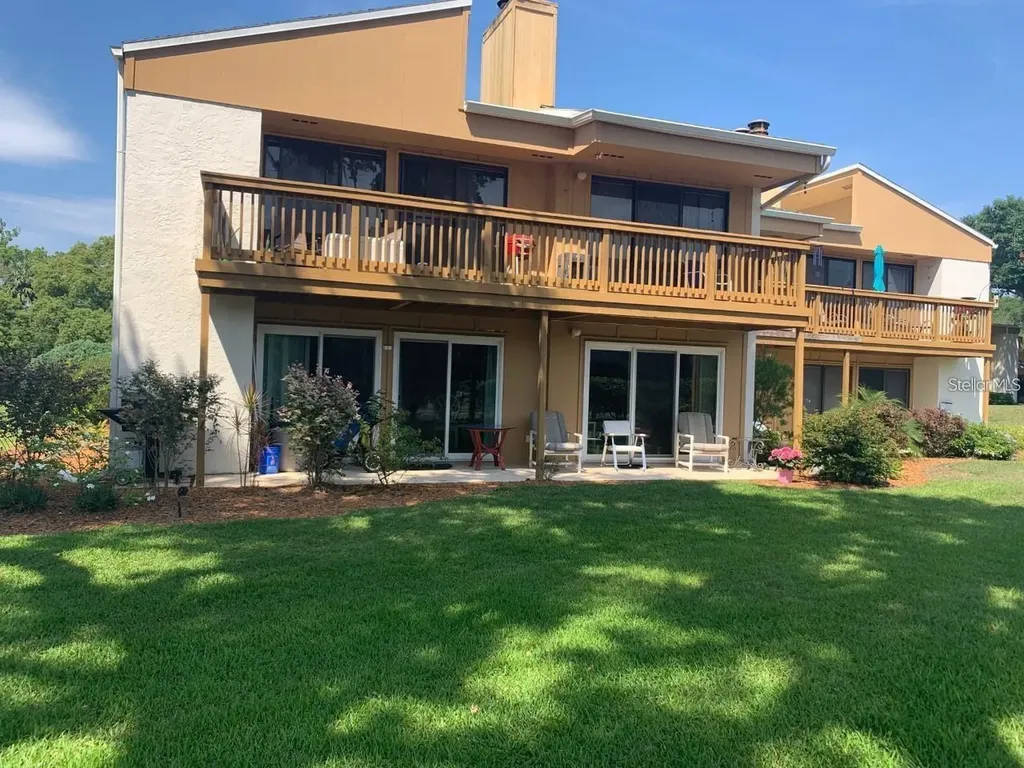 1051 S Highland Street Mount Dora FL 32757