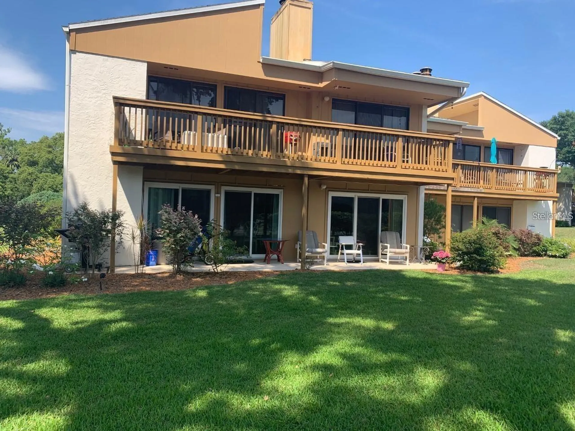1051 S Highland Street Mount Dora FL 32757