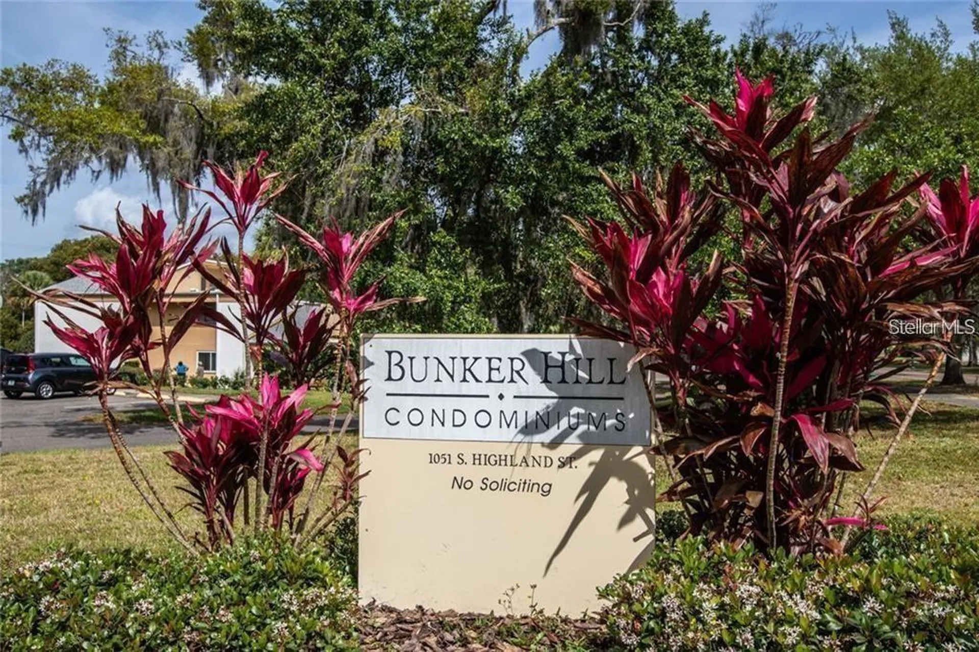 1051 S Highland Street Mount Dora FL 32757