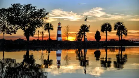 1051 S Highland Street Mount Dora FL 32757