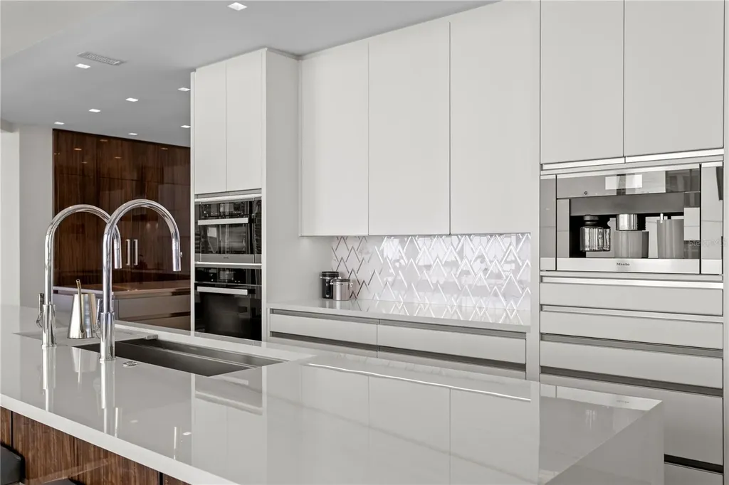 450 Knights Run Avenue Tampa FL 33602
