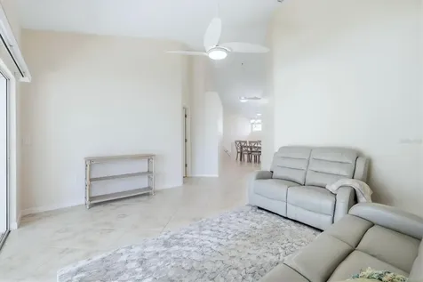 5442 Fair Oaks Street Bradenton FL 34203