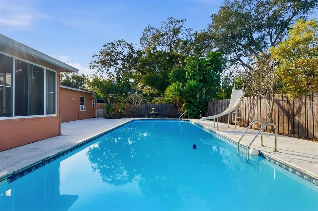 2019 W Jorome Drive Tampa FL 33612