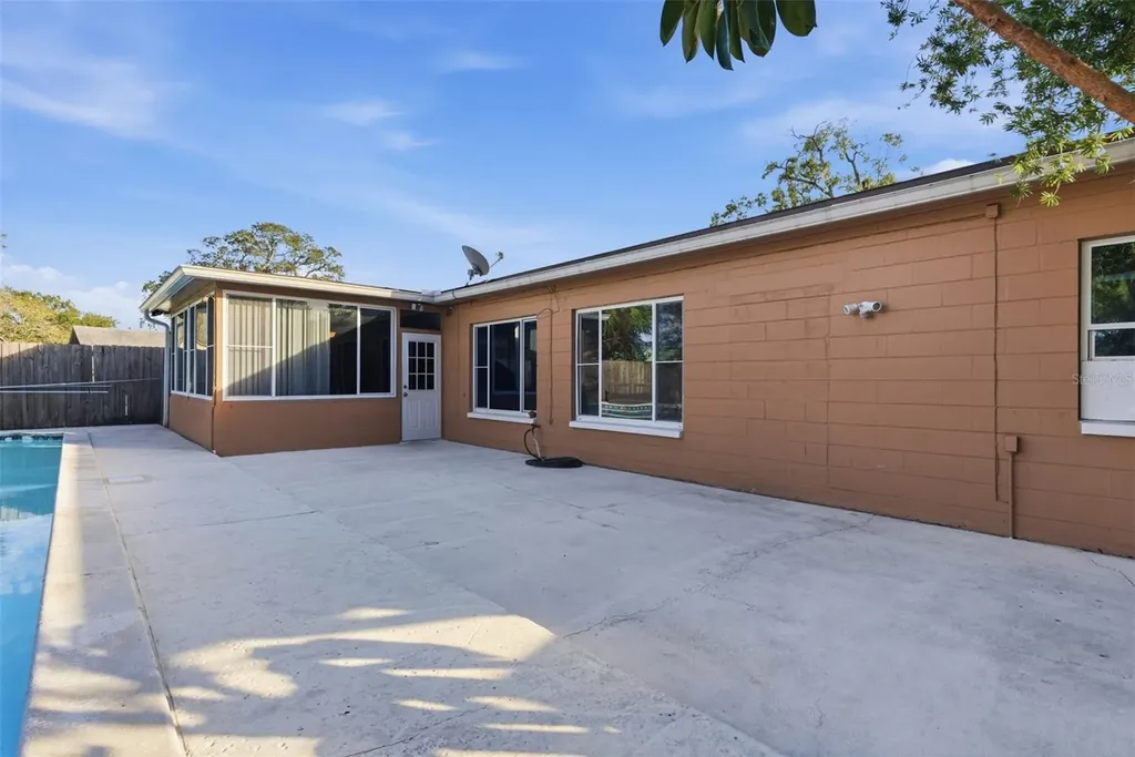 2019 W Jorome Drive Tampa FL 33612