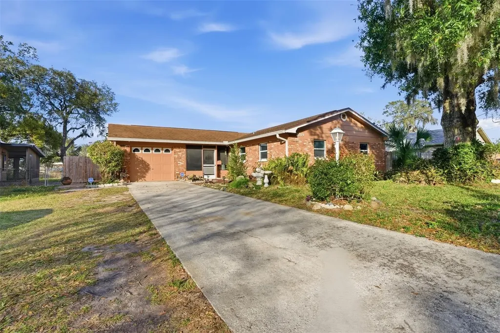 2019 W Jorome Drive Tampa FL 33612