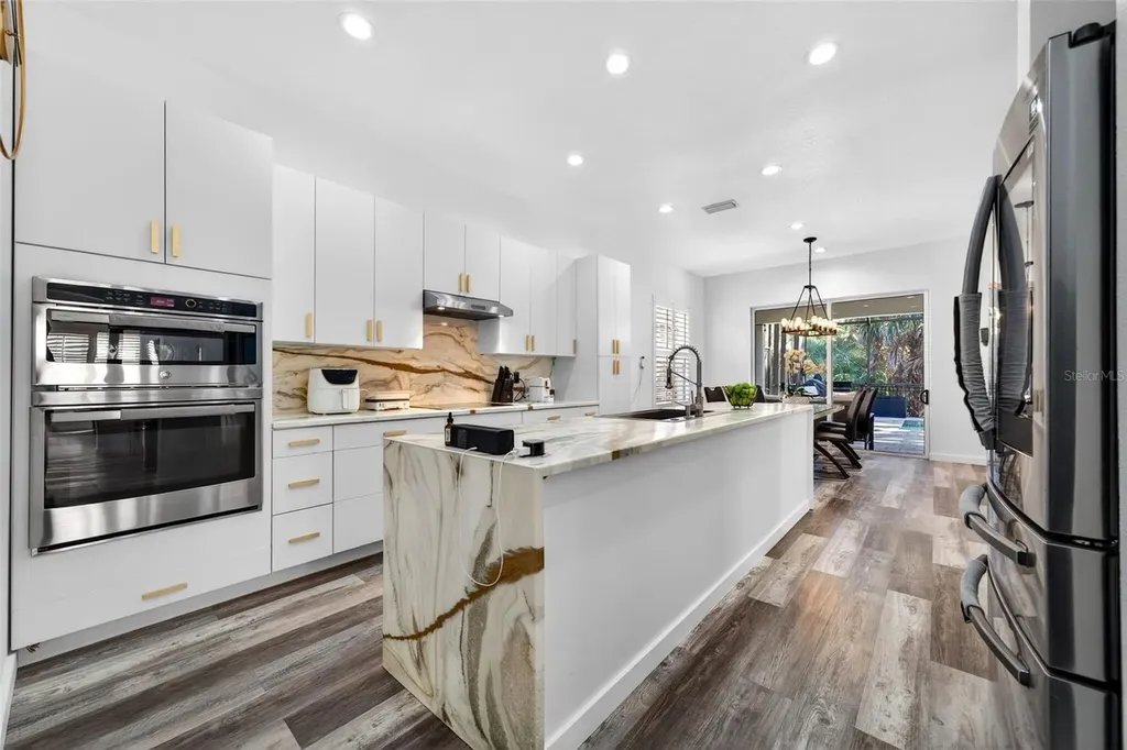 8111 Santa Rosa Court Sarasota FL 34243