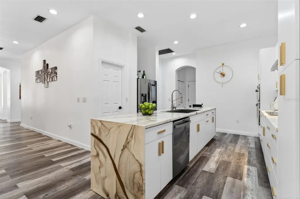 8111 Santa Rosa Court Sarasota FL 34243