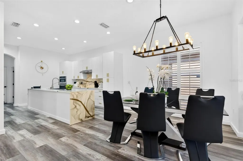 8111 Santa Rosa Court Sarasota FL 34243