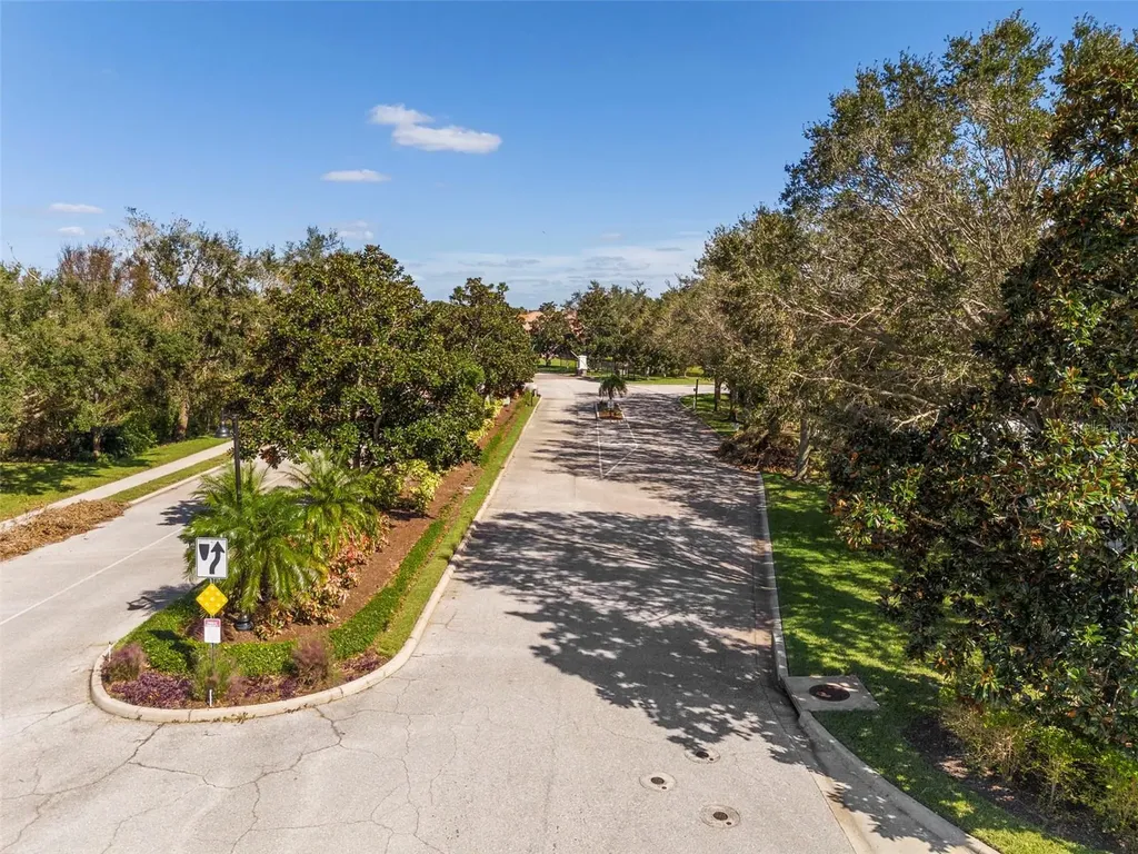 8111 Santa Rosa Court Sarasota FL 34243