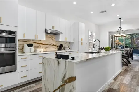8111 Santa Rosa Court Sarasota FL 34243