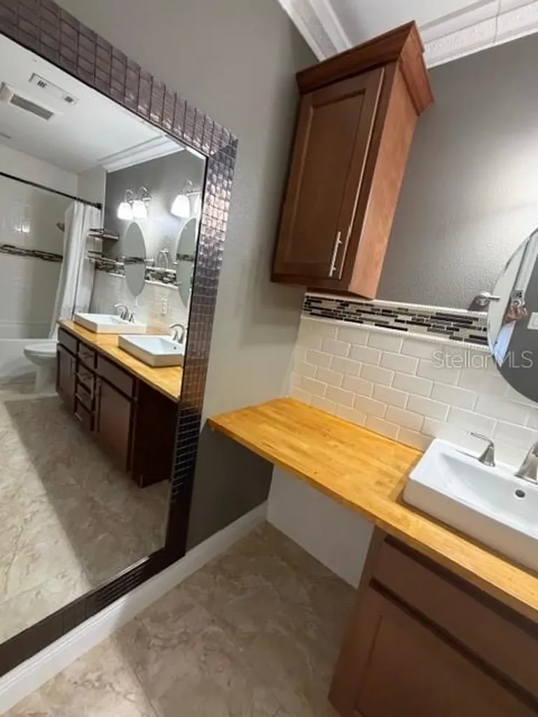 667 Jaguar Court Kissimmee FL 34759