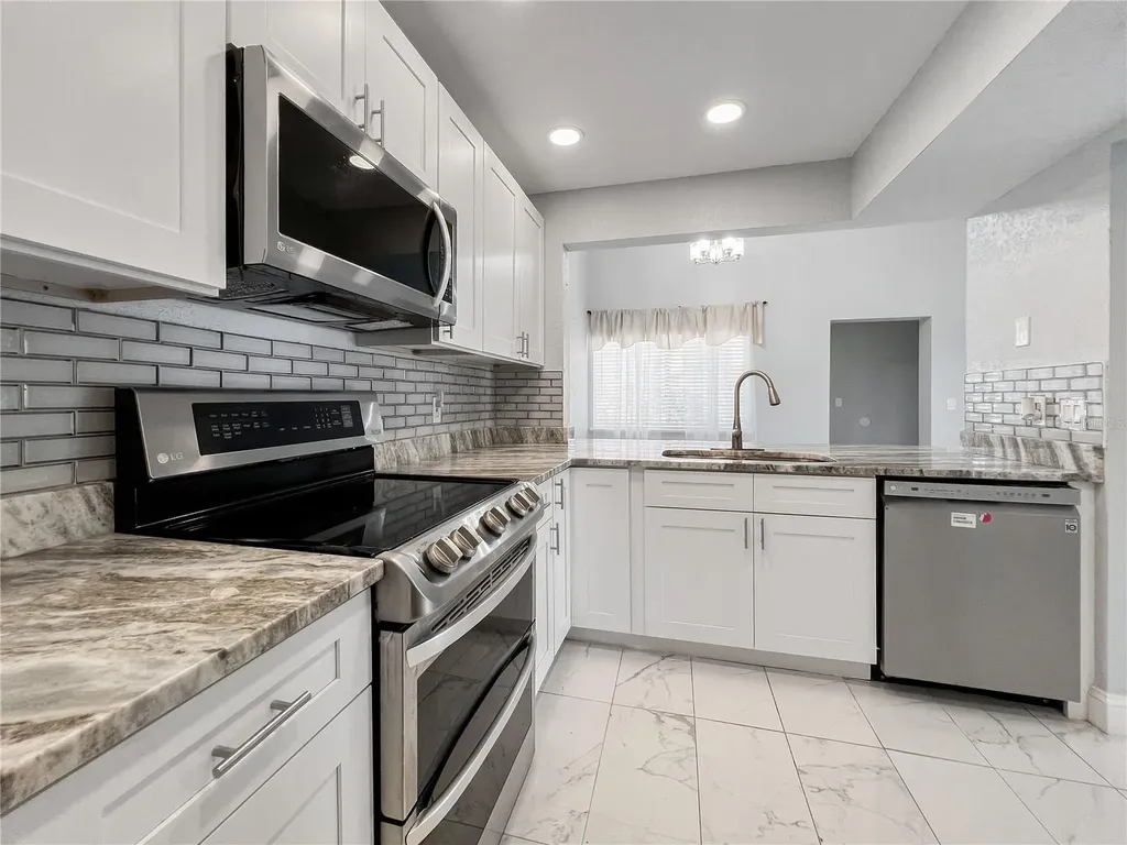 2482 Lakeway Branch Drive Orlando FL 32839