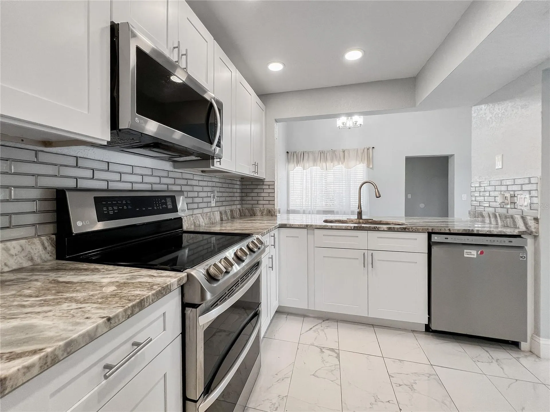 2482 Lakeway Branch Drive Orlando FL 32839