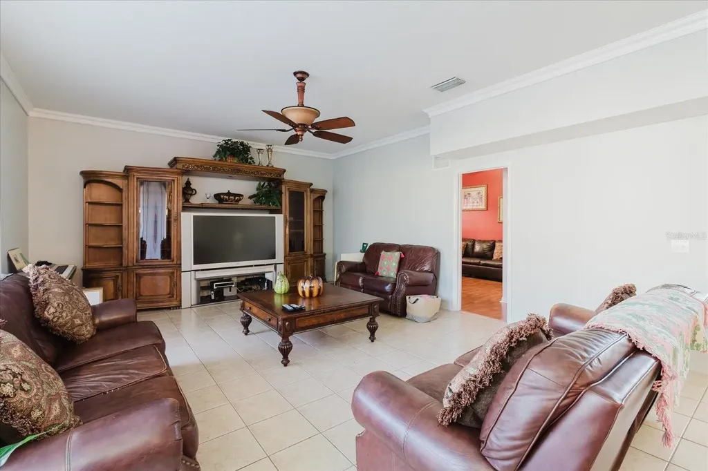 2717 Avon River Drive Valrico FL 33596