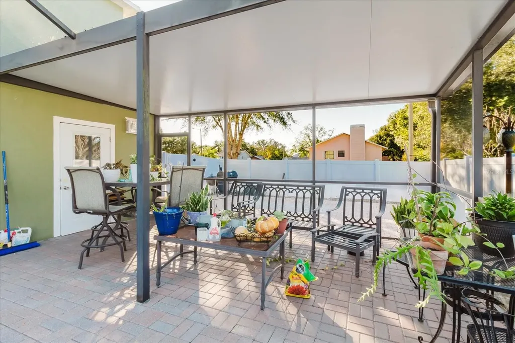 2717 Avon River Drive Valrico FL 33596