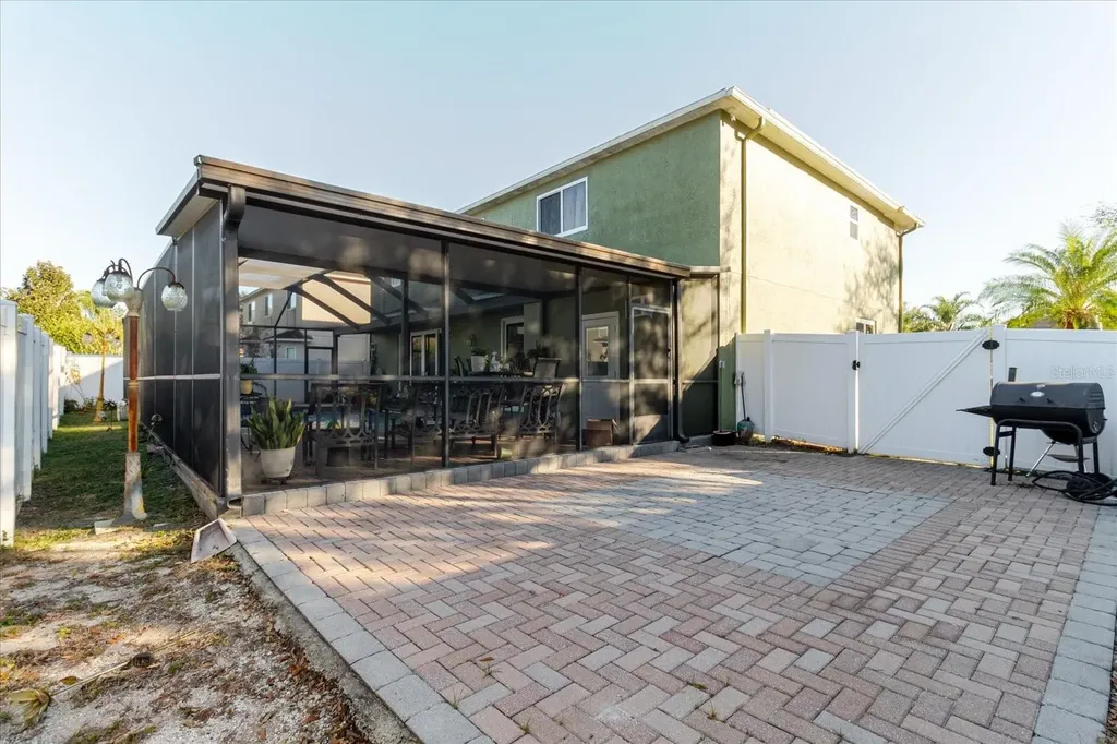 2717 Avon River Drive Valrico FL 33596