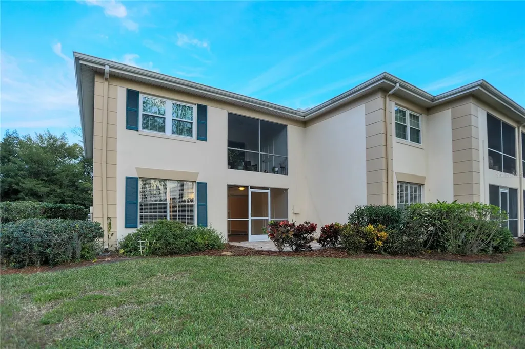 10374 Carrollwood Lane Tampa FL 33618
