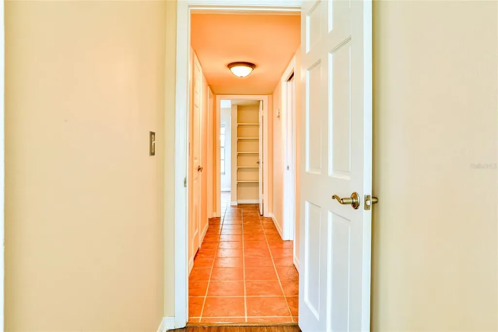 10374 Carrollwood Lane Tampa FL 33618