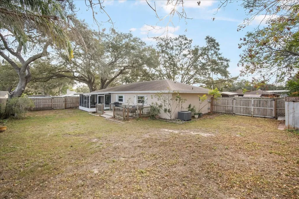 1016 Lady Guinevere Drive Valrico FL 33594