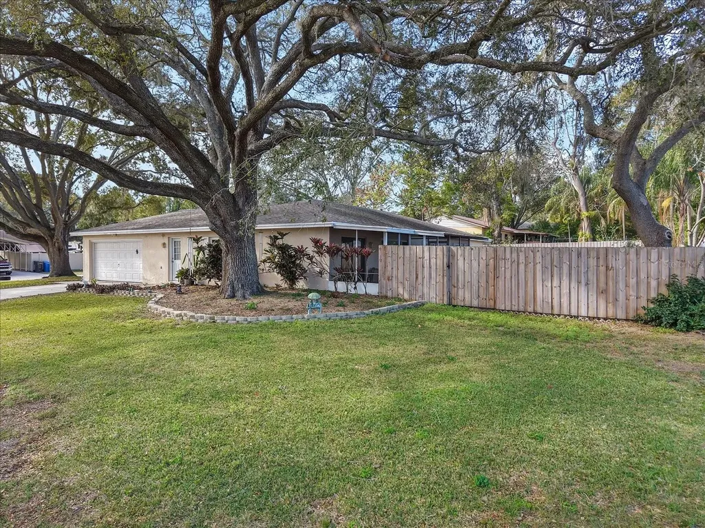 1016 Lady Guinevere Drive Valrico FL 33594