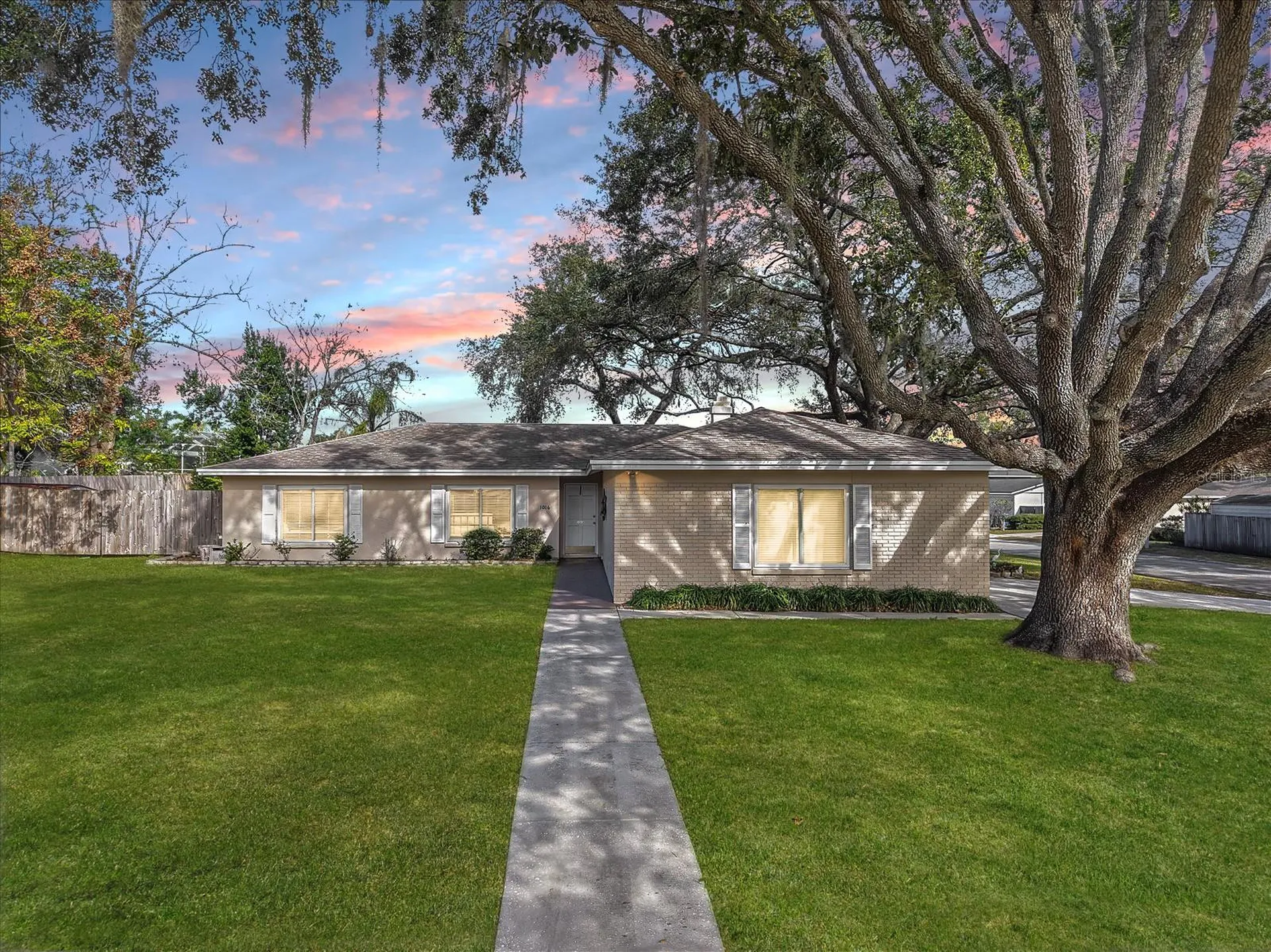 1016 Lady Guinevere Drive Valrico FL 33594