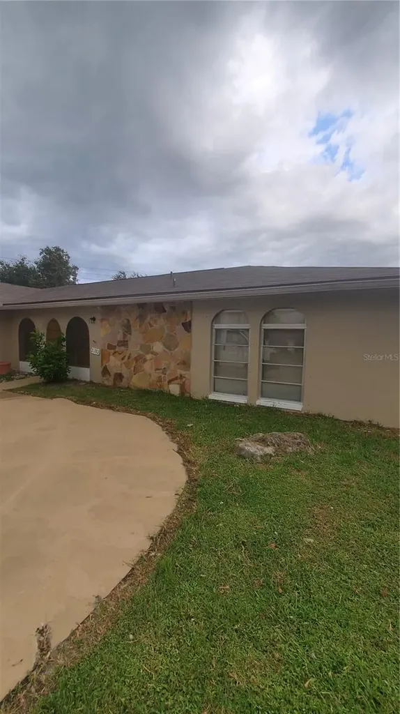 23102 Maclellan Avenue Port Charlotte FL 33980