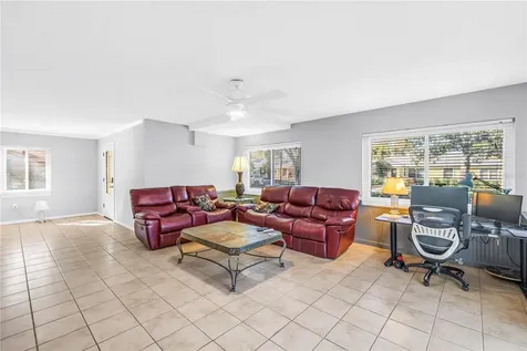 110 29th Avenue N St Petersburg FL 33704