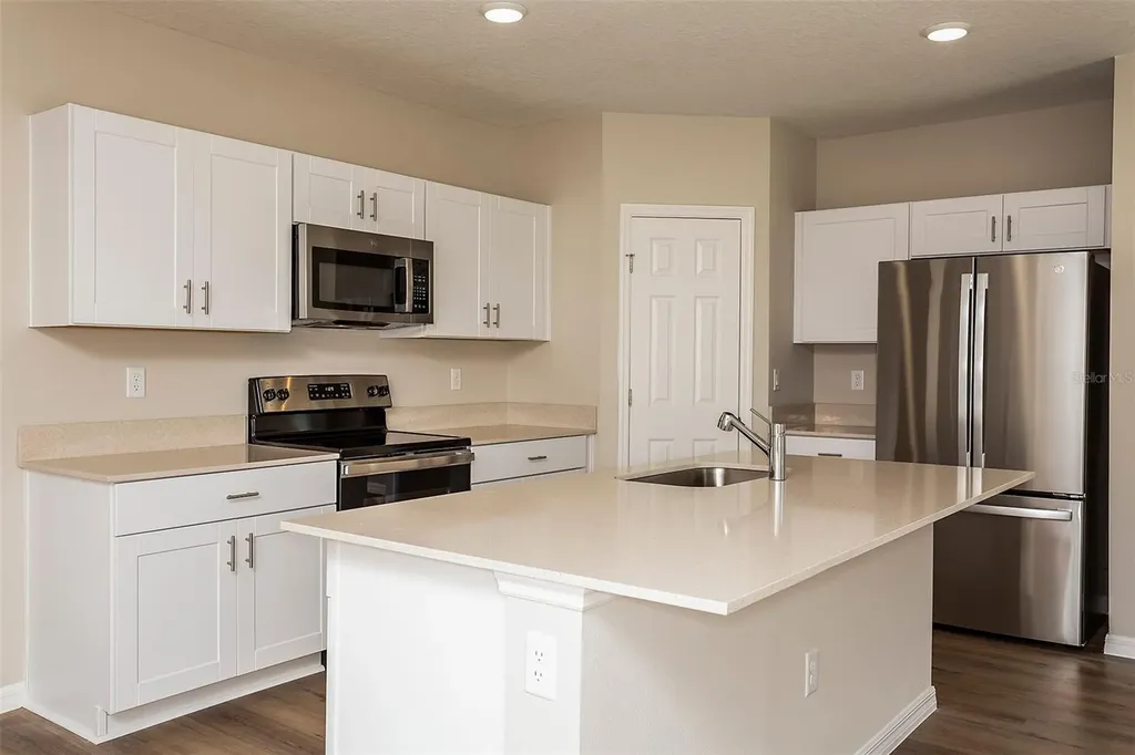 36712 Sagemoor Drive Zephyrhills FL 33541