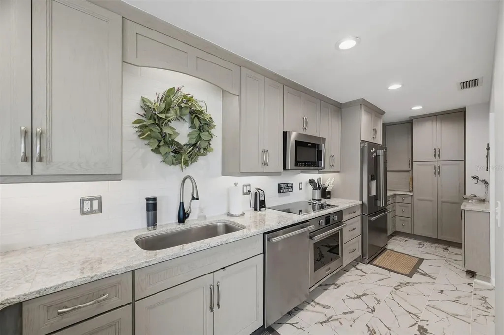 5400 Gulf Drive Holmes Beach FL 34217