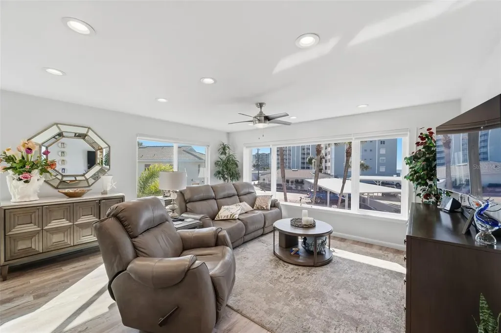 5400 Gulf Drive Holmes Beach FL 34217