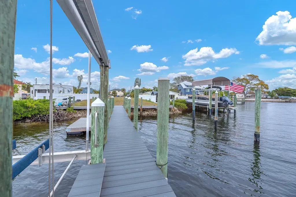 3304 W Shell Point Road Ruskin FL 33570