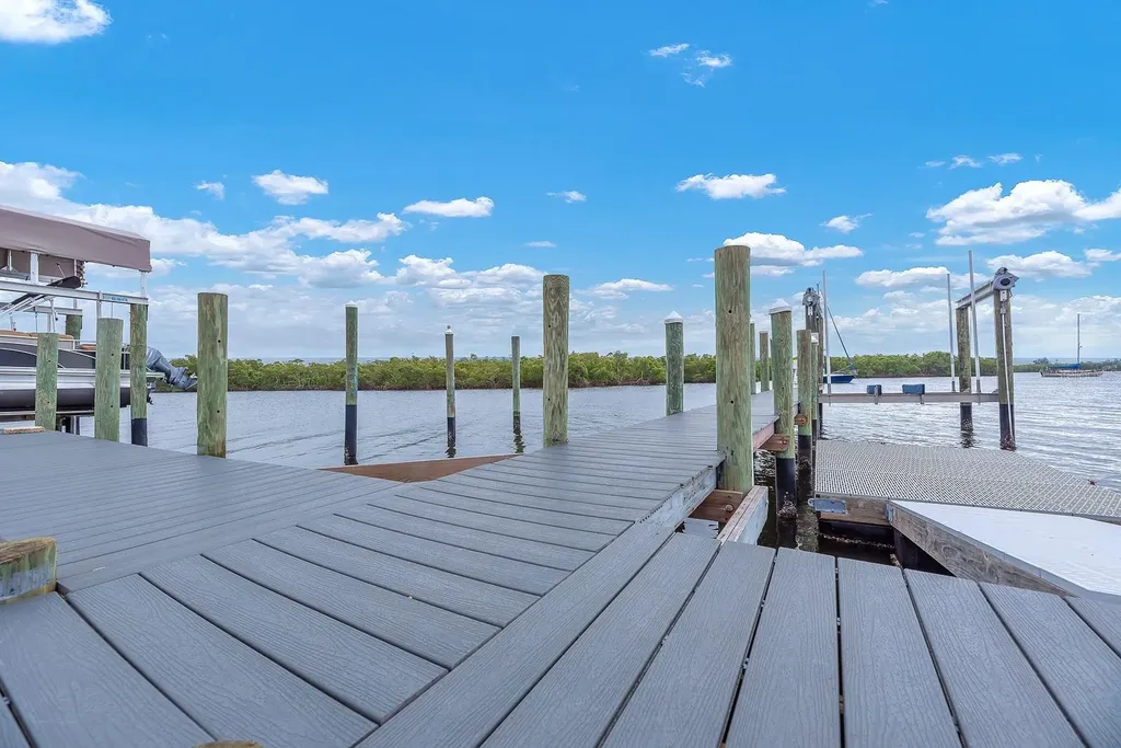 3304 W Shell Point Road Ruskin FL 33570
