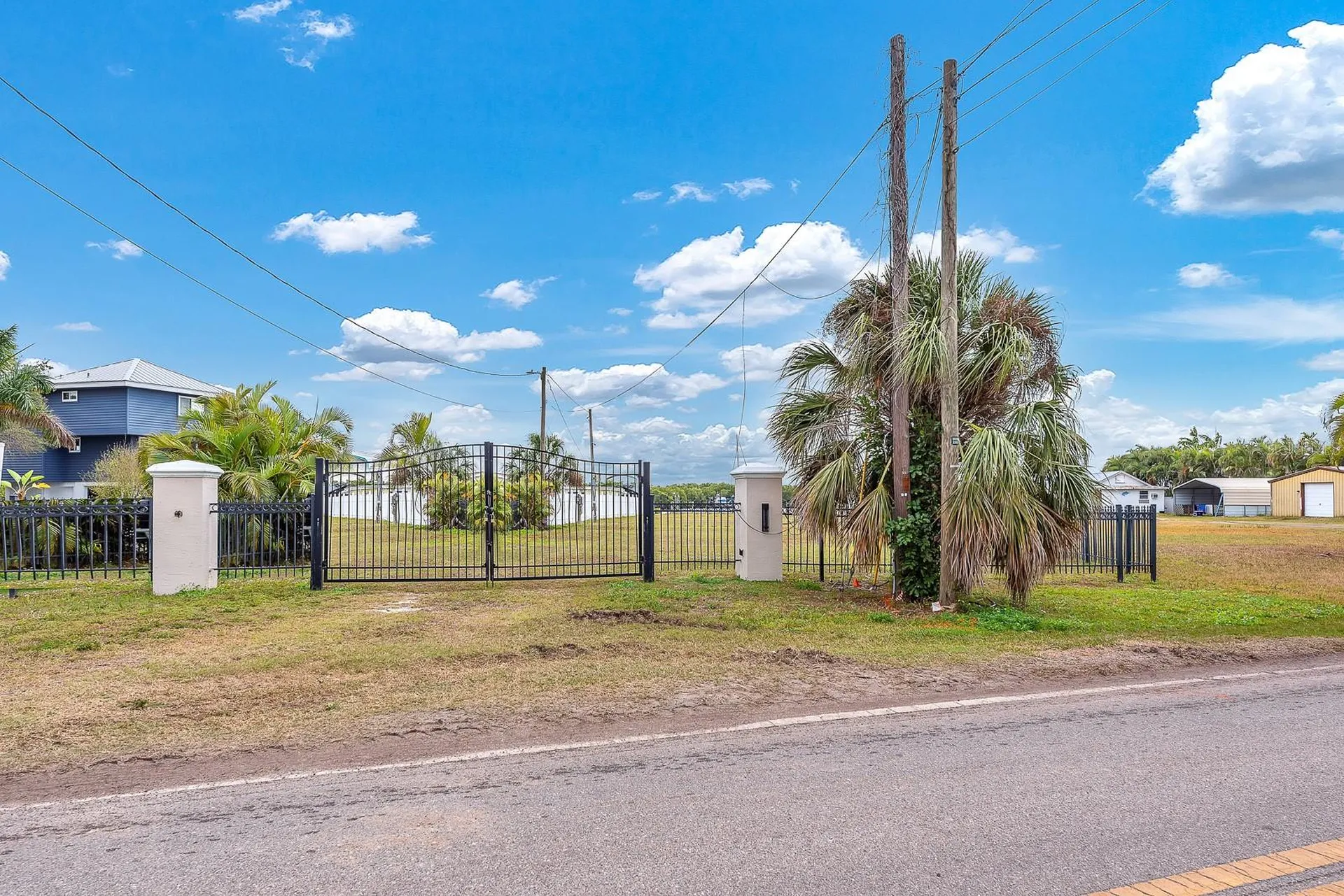 3304 W Shell Point Road Ruskin FL 33570