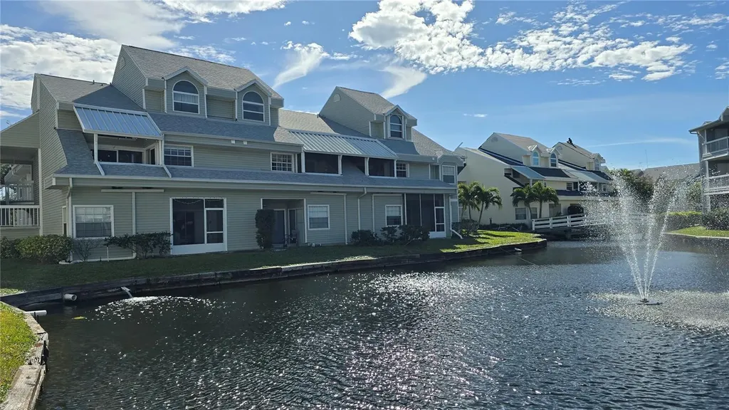 6923 Stones Throw Cir N St Petersburg FL 33710