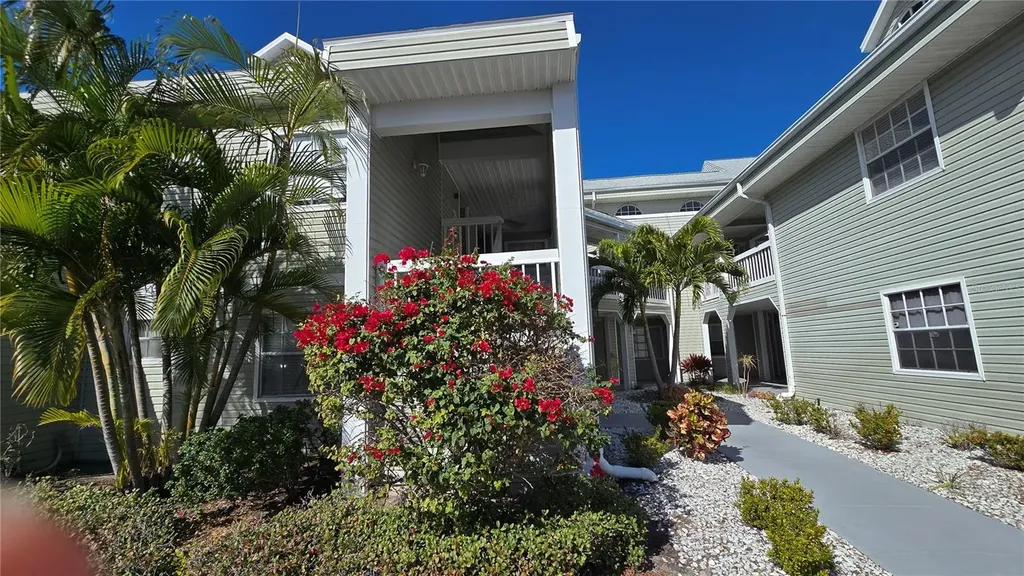 6923 Stones Throw Cir N St Petersburg FL 33710