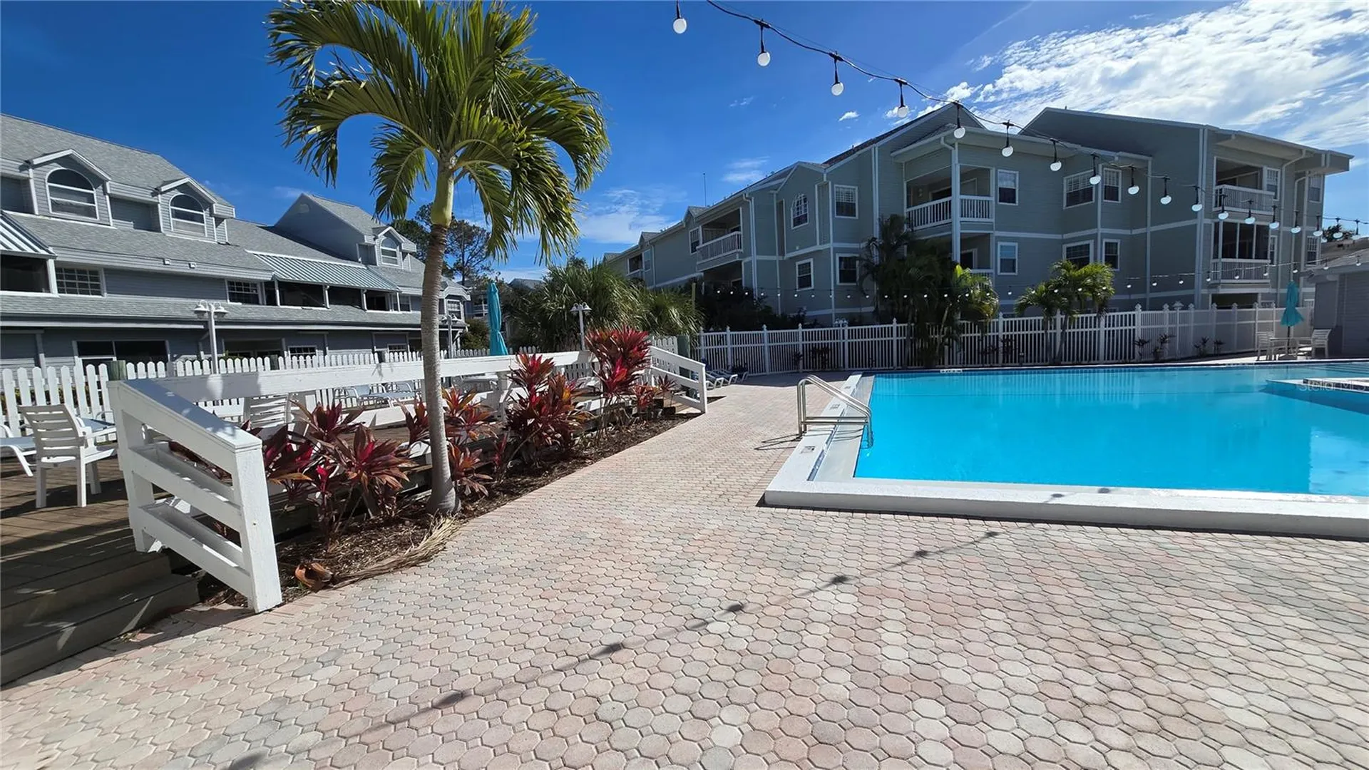 6923 Stones Throw Cir N St Petersburg FL 33710
