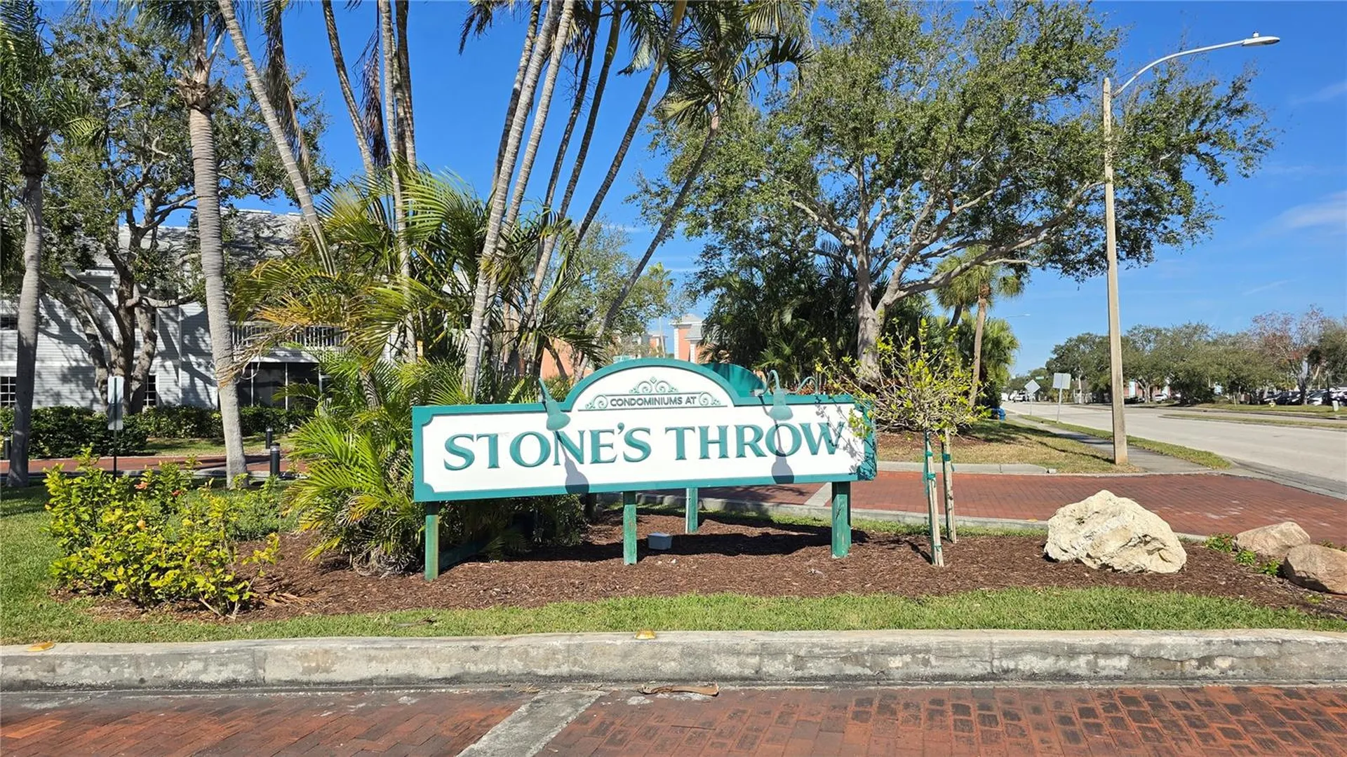 6923 Stones Throw Cir N St Petersburg FL 33710