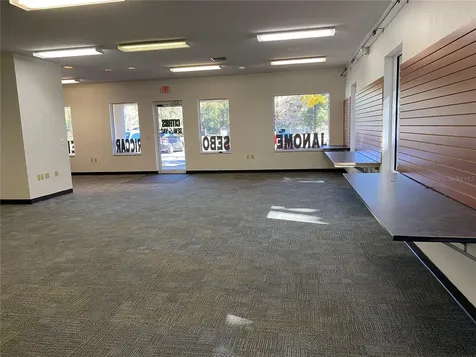 208 S Us Highway 27/441 Lady Lake FL 32159