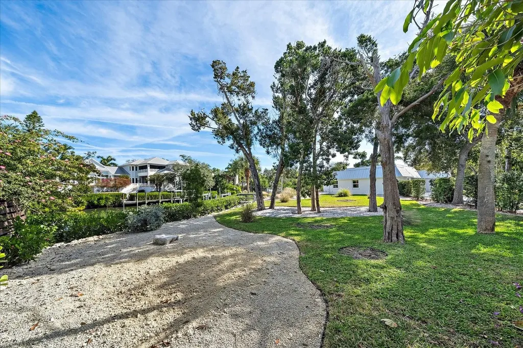 5155 Hidden Harbor Road Sarasota FL 34242