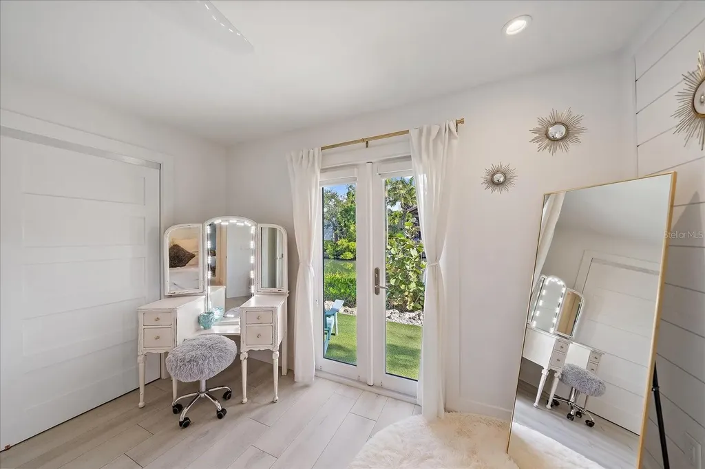 5155 Hidden Harbor Road Sarasota FL 34242