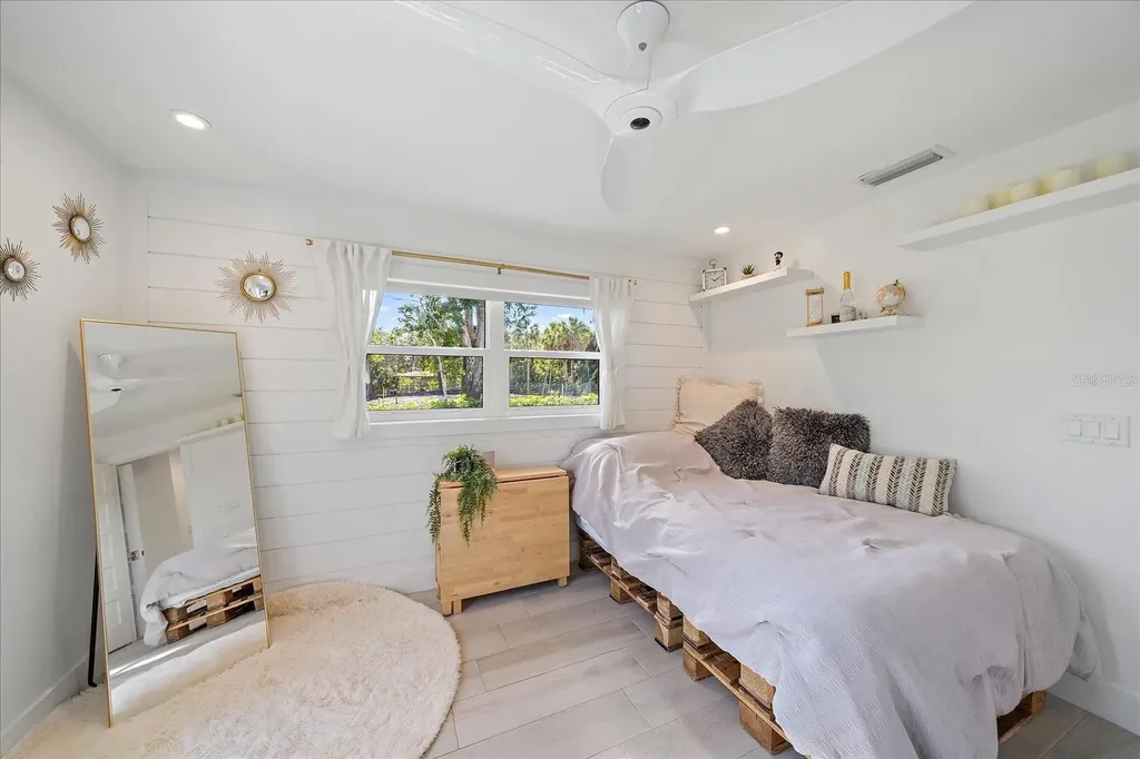 5155 Hidden Harbor Road Sarasota FL 34242